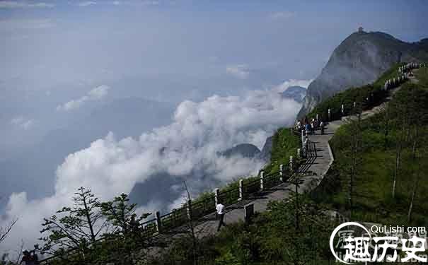 峨眉山